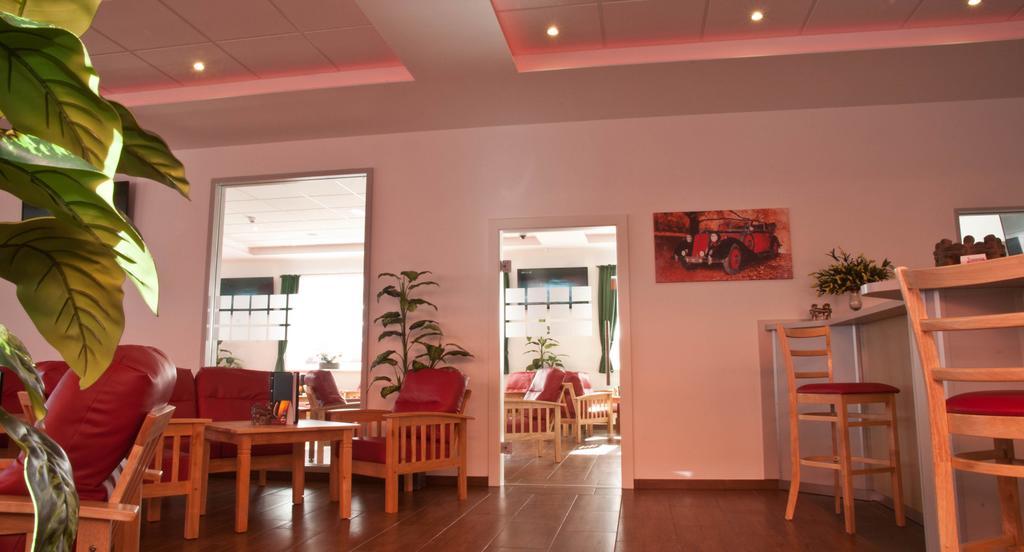 Winrooms "Hotel&Appartement" Wiener Neustadt Bagian luar foto