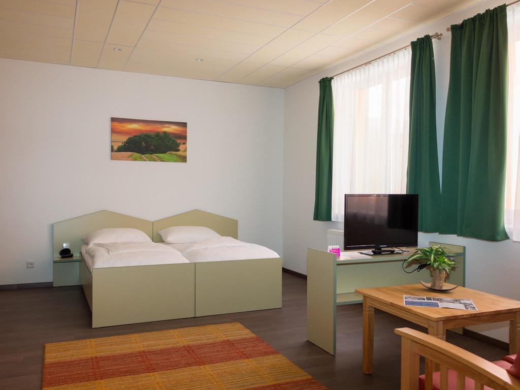 Winrooms "Hotel&Appartement" Wiener Neustadt Bagian luar foto