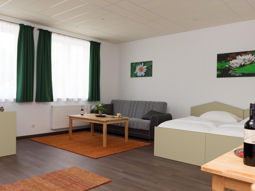 Winrooms "Hotel&Appartement" Wiener Neustadt Bagian luar foto