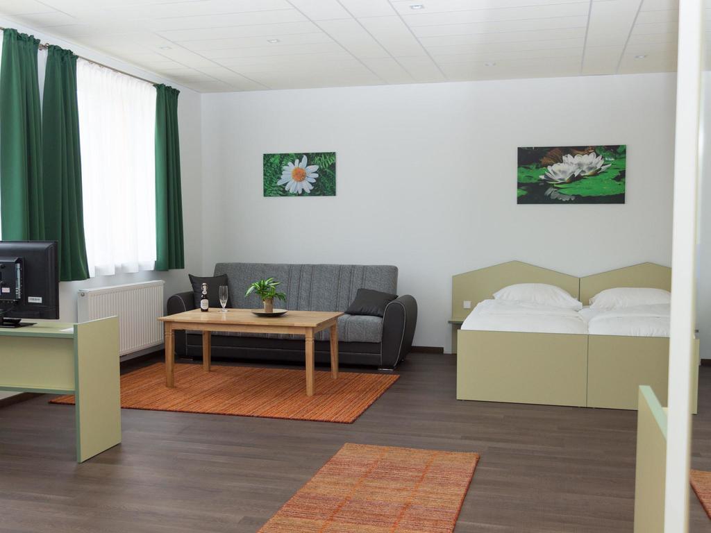 Winrooms "Hotel&Appartement" Wiener Neustadt Bagian luar foto