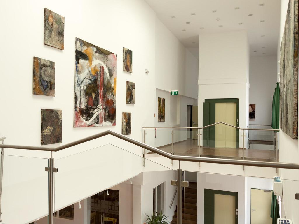 Winrooms "Hotel&Appartement" Wiener Neustadt Bagian luar foto
