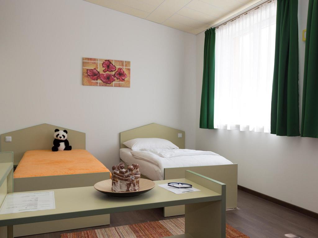Winrooms "Hotel&Appartement" Wiener Neustadt Bagian luar foto