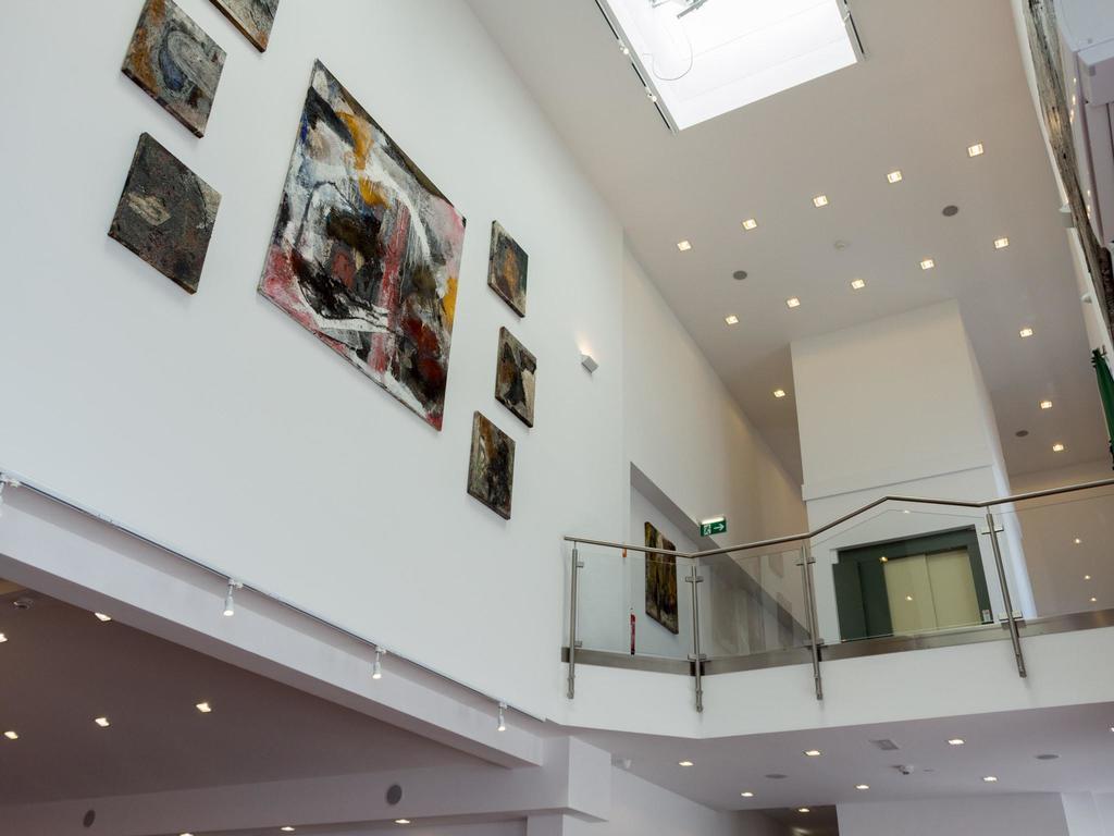 Winrooms "Hotel&Appartement" Wiener Neustadt Bagian luar foto