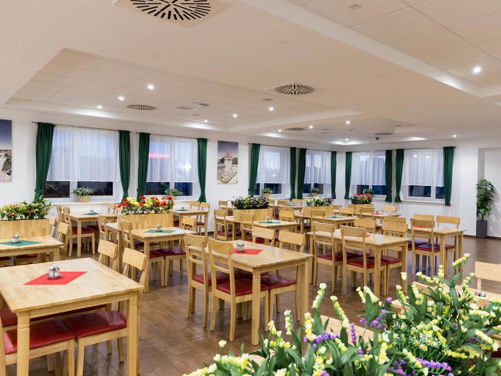 Winrooms "Hotel&Appartement" Wiener Neustadt Bagian luar foto